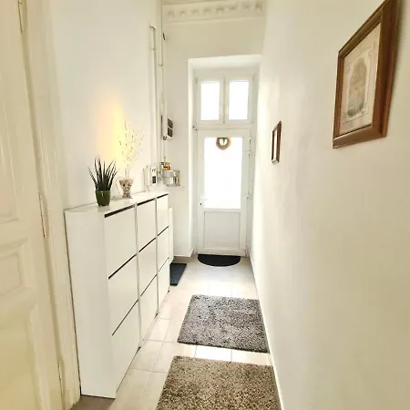 Ricky Apartment